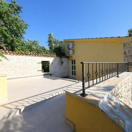 빌라 Luxury With A Swimming Pool - 18575